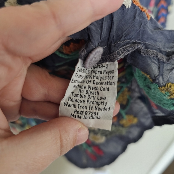 Johnny Was Graphite Sarah Scoop Neck Embroidered Georgette Top Blouse Boho SZ M - Picture 6 of 6